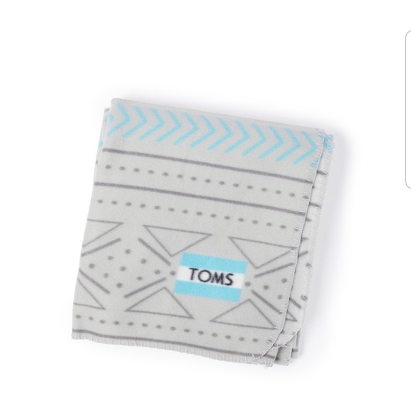 Toms Polar Fleece Blanket - Picture 2 of 3
